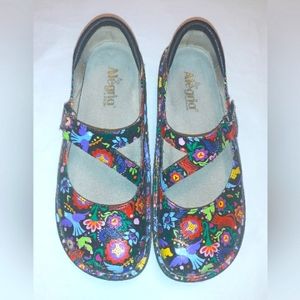 Women's EUC' ALEGRIA SZ.41-(10-10.5US)